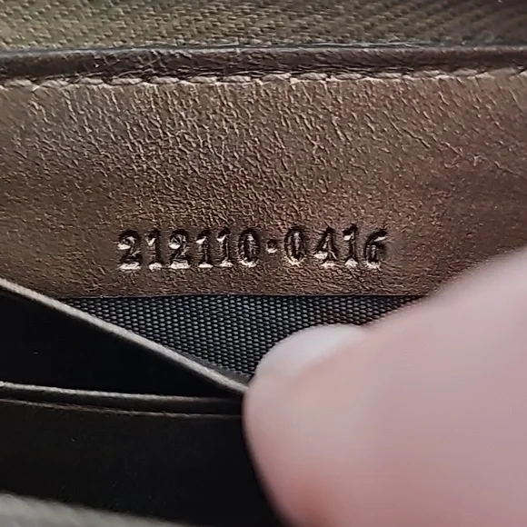 AUTHENTIC Gucci Vintage Guccissima GG Brown Zip-Round Wallet Clutch - Picture 15 of 15